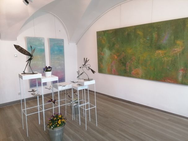 Plastiken aus Bronze und Bilder