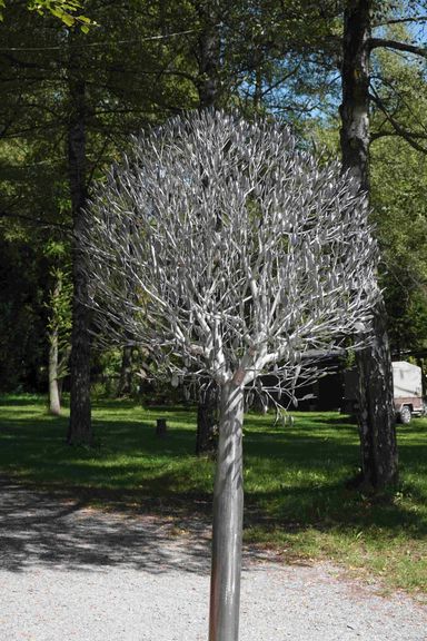 Metallbäume aus Edelstahl